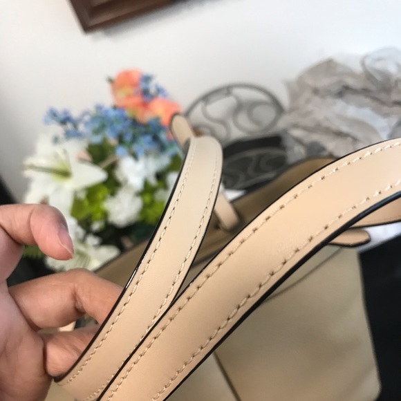 Michael Kors Bedford Medium Tote Handbag and Wallet - Picture 9 of 15